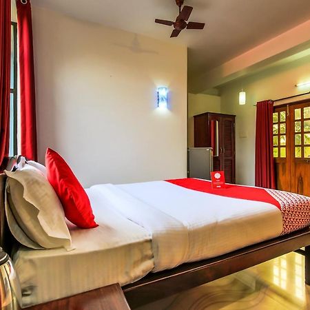 Oyo 13311 The White Feather Hotel 曼德姆 外观 照片